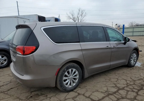 Chrysler Pacifica cena 36900 przebieg: 155500, rok produkcji 2017 z Gniezno małe 56